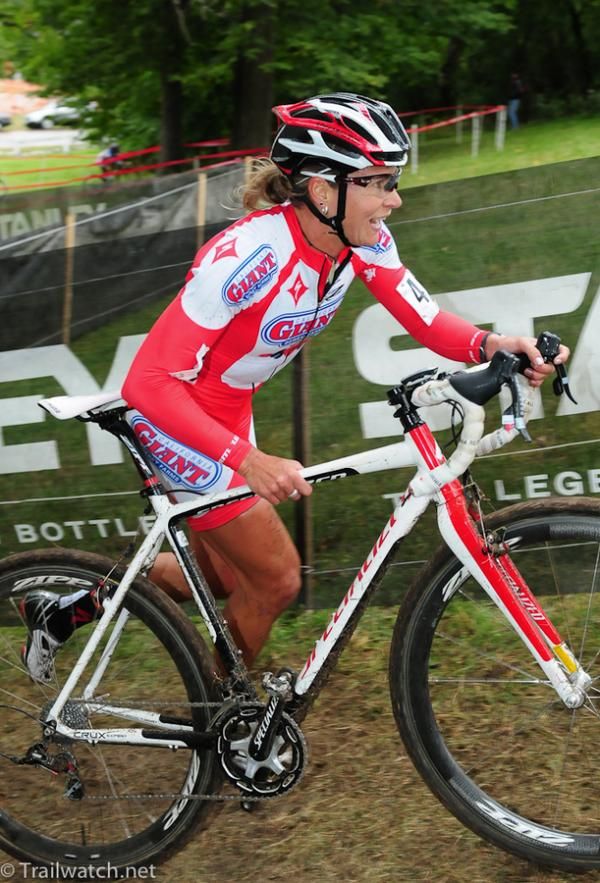 Meredith Miller (California Giant Berry ) pushing her bike up the run-up