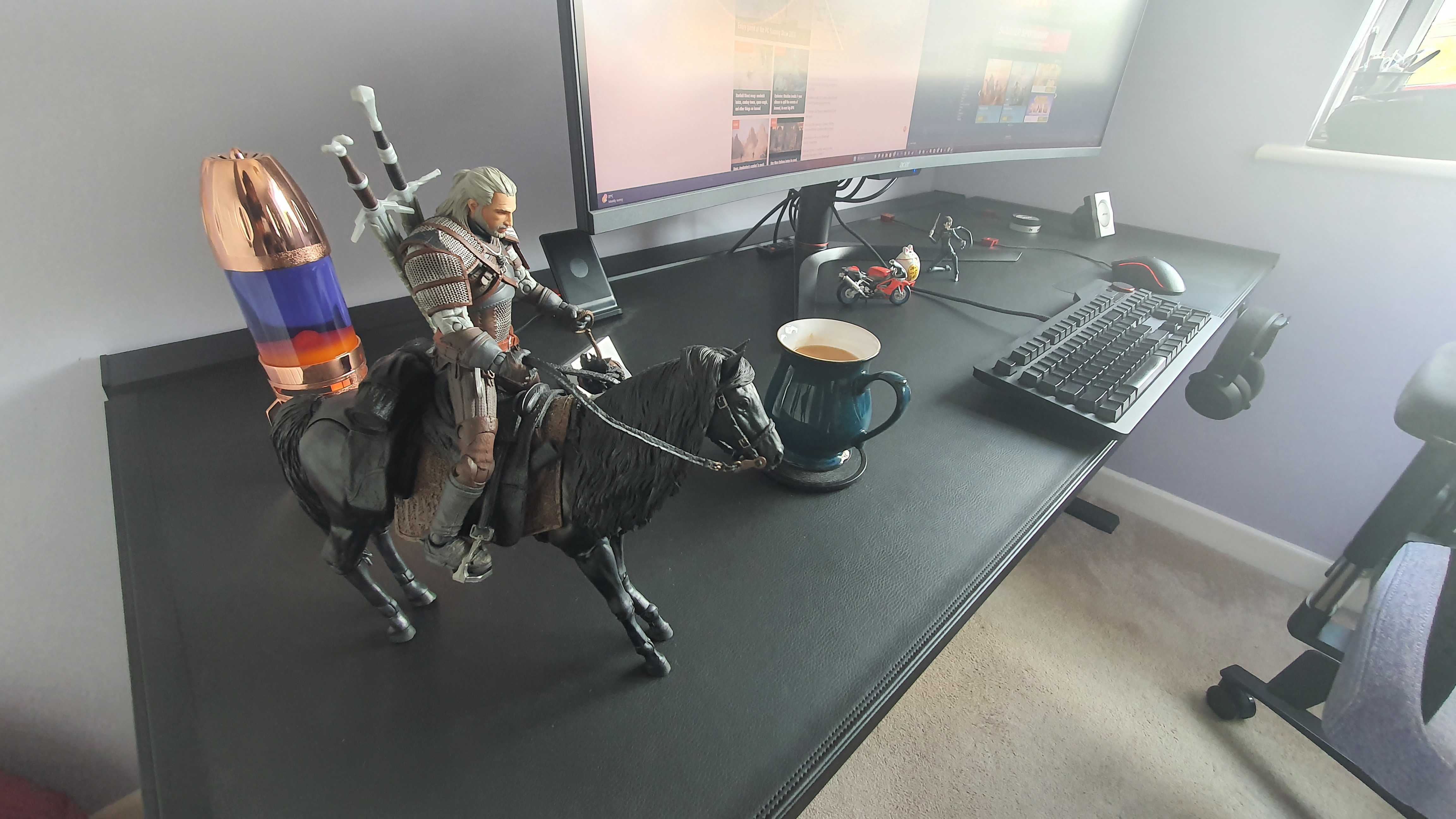  I can't function unless my PC gaming desk is immaculate, so here are my 5 top tips for ensuring a Zen-level aesthetic 
