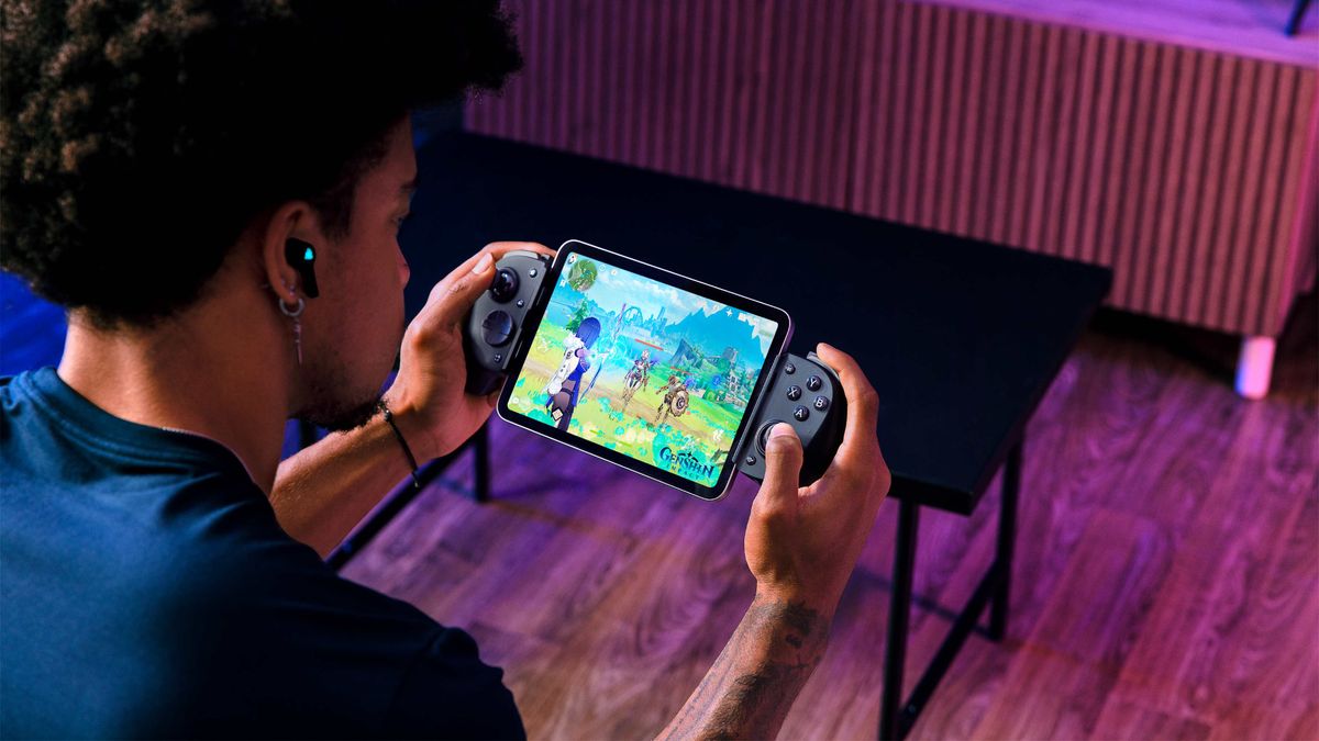 Images of the Razer Kishi V3 line of mobile controllers.