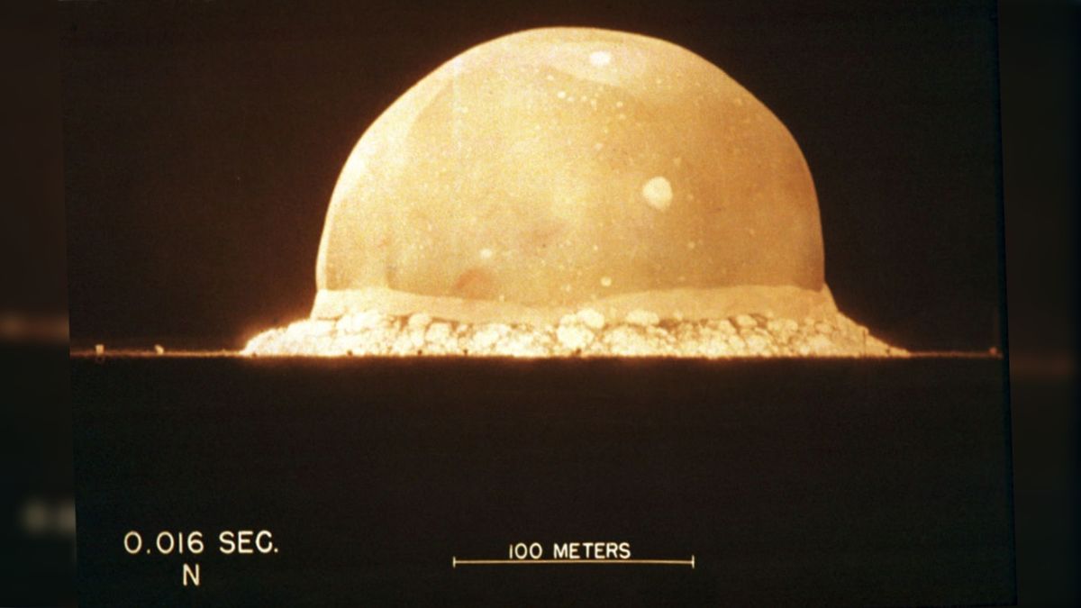 ‘रात दिन में बदल गई’: मैनहट्टन प्रोजेक्ट के वैज्ञानिकों ने दुनिया के पहले परमाणु बम परीक्षण पर कैसे प्रतिक्रिया दी