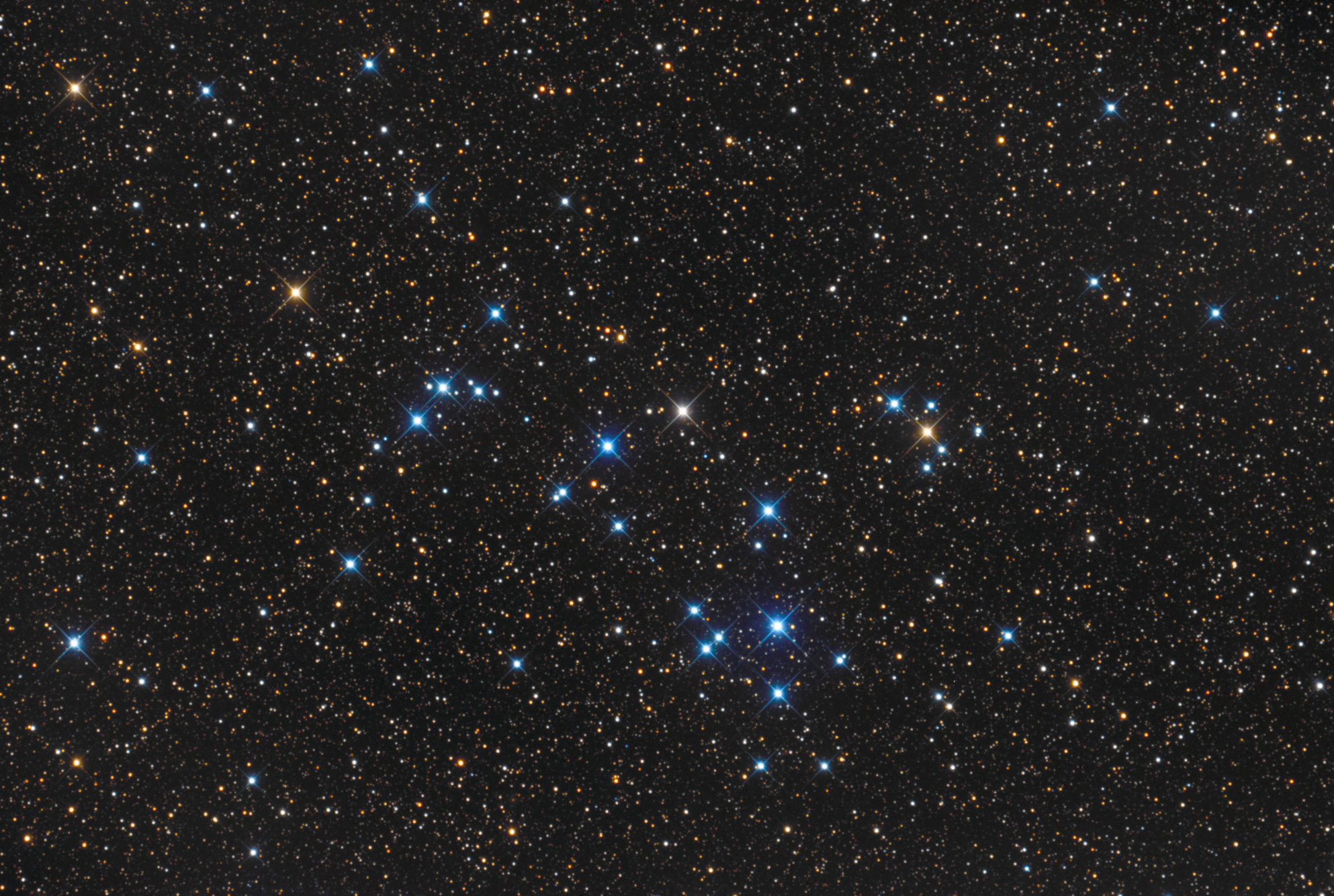 Dazzling Star Cluster Shines in Stargazer's Photo | Space