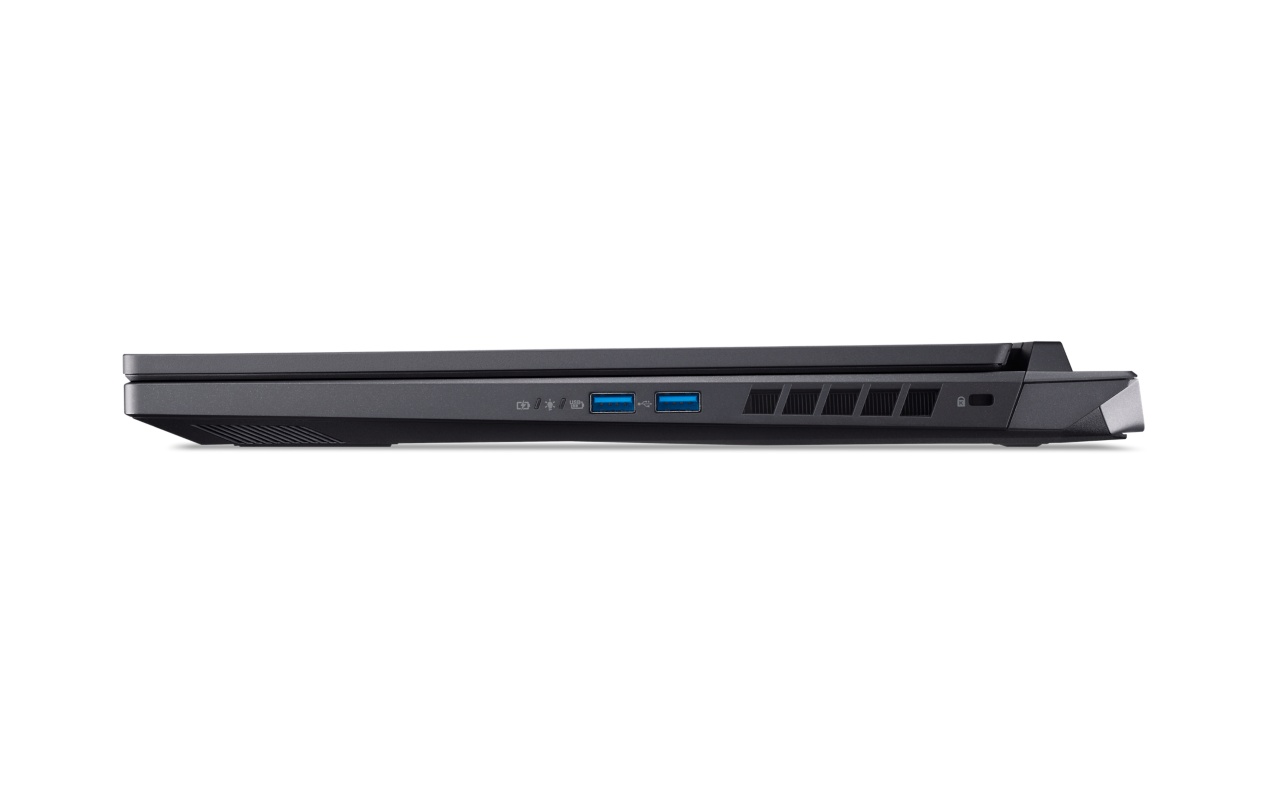 Acer Nitro 17 (AN17-72) gaming laptop.