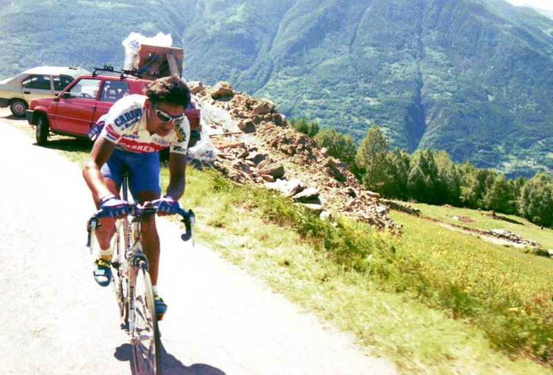 Claudio Chiappucci high up on the Mortirolo in 1994