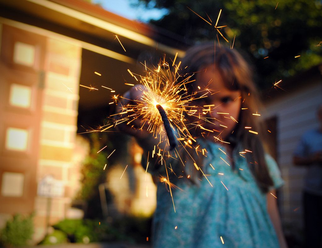 kid-sparkler-july-fourth