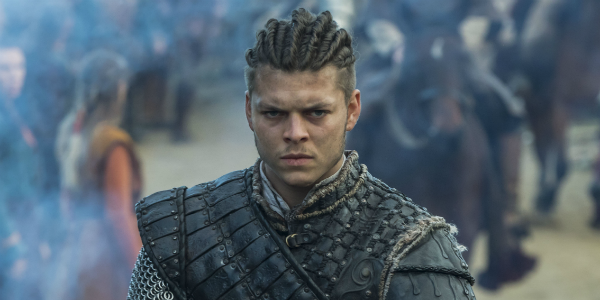 Vikings: Why Ivar The Boneless's Blue Eyes Mean Danger