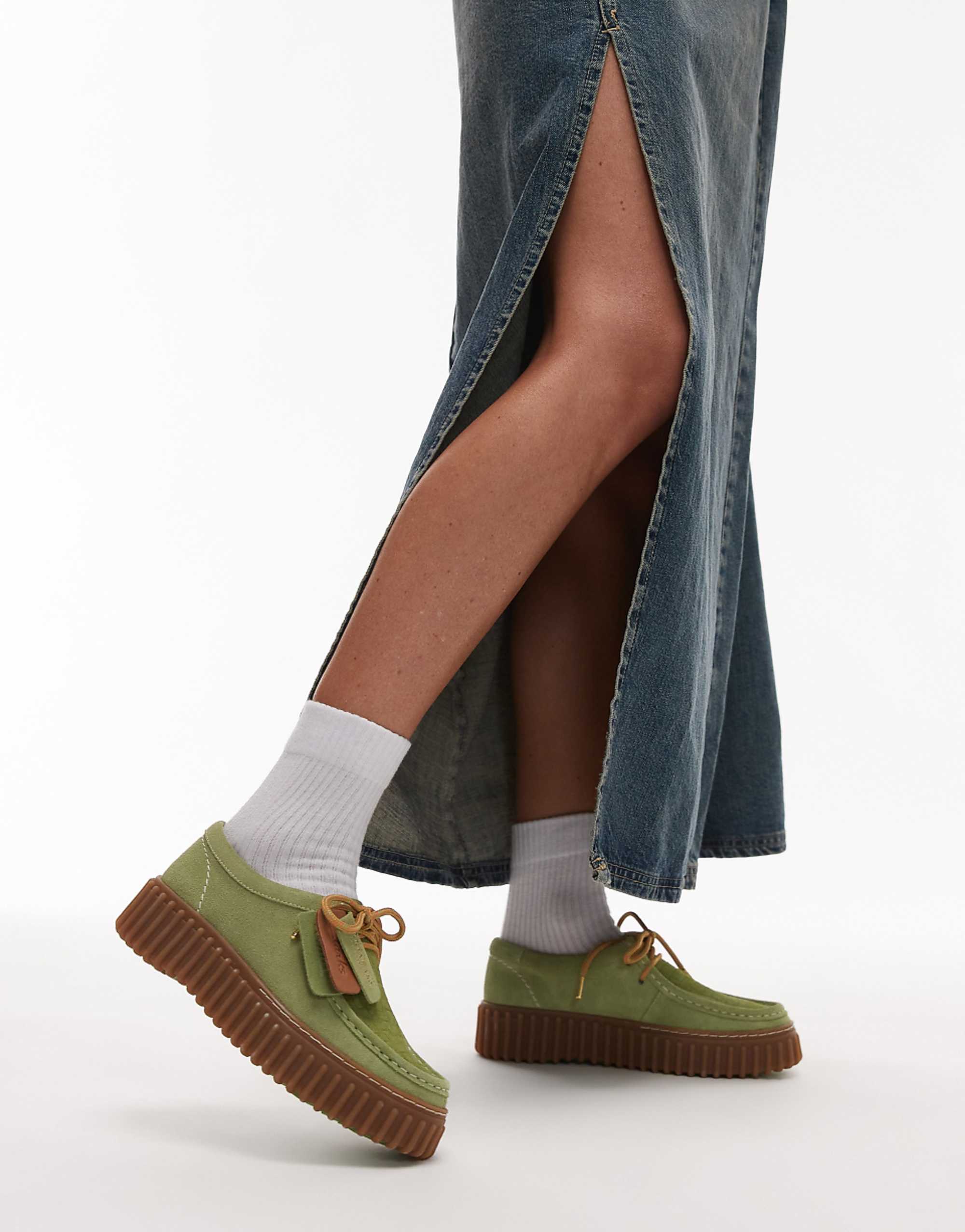 Clarks Torhill Bee Shoe in Apple Suede