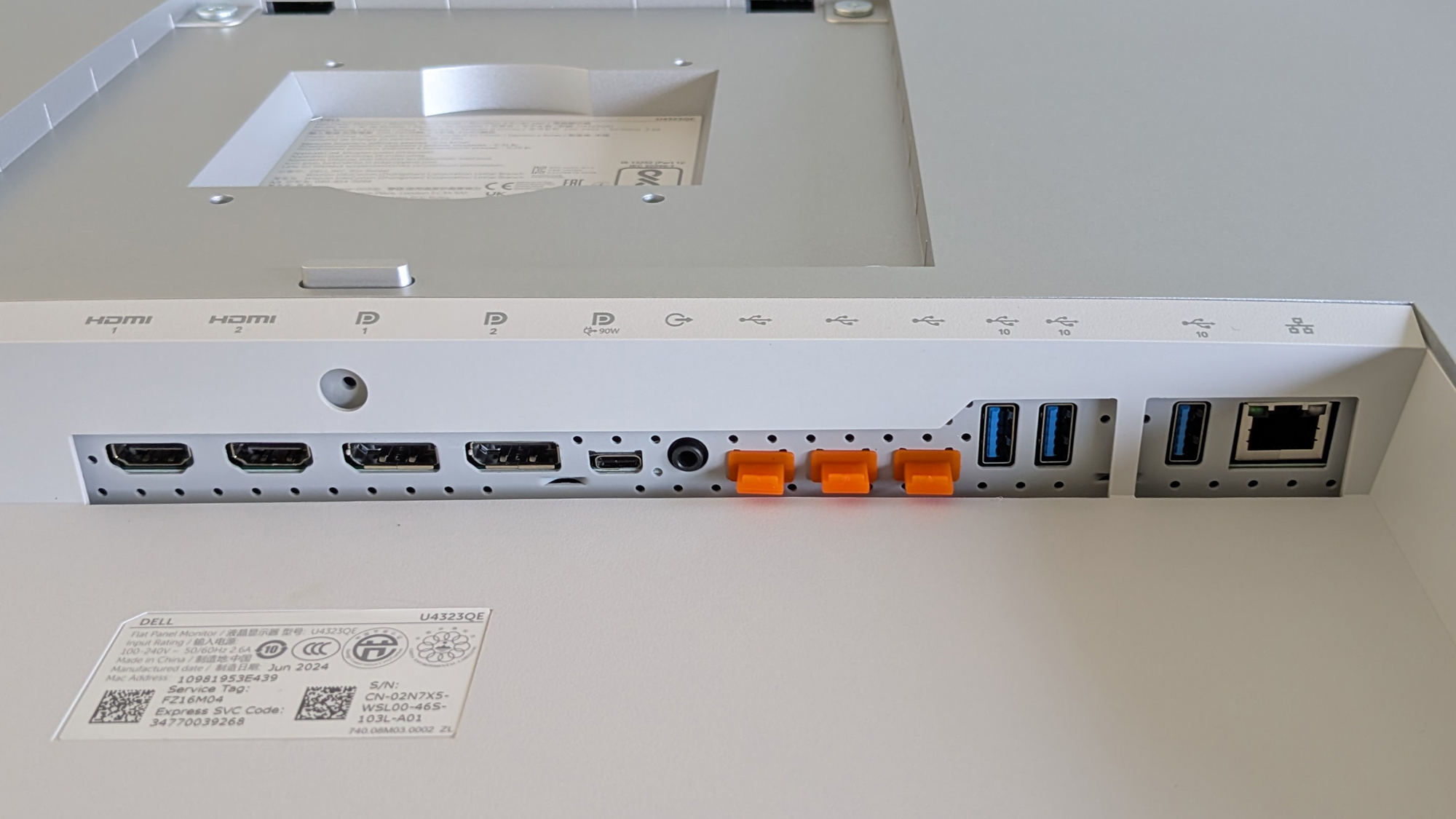 Dell UltraSharp U4323QE monitor ports