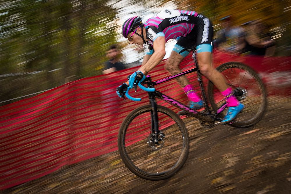 Kerry Werner (USA) Kona Factory CX Team takes on a fast section of a twisty descent.