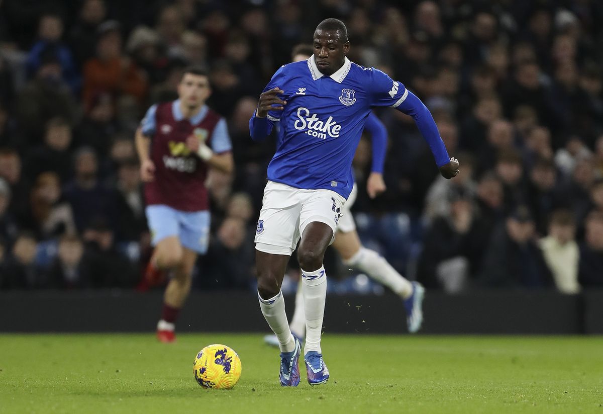 Everton&#039;s Abdoulaye Doucoure in action against Burnley