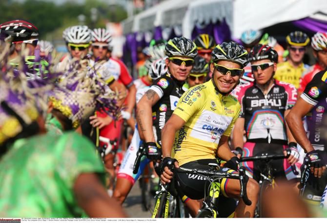 Race leader Duber Quintero waits for the start