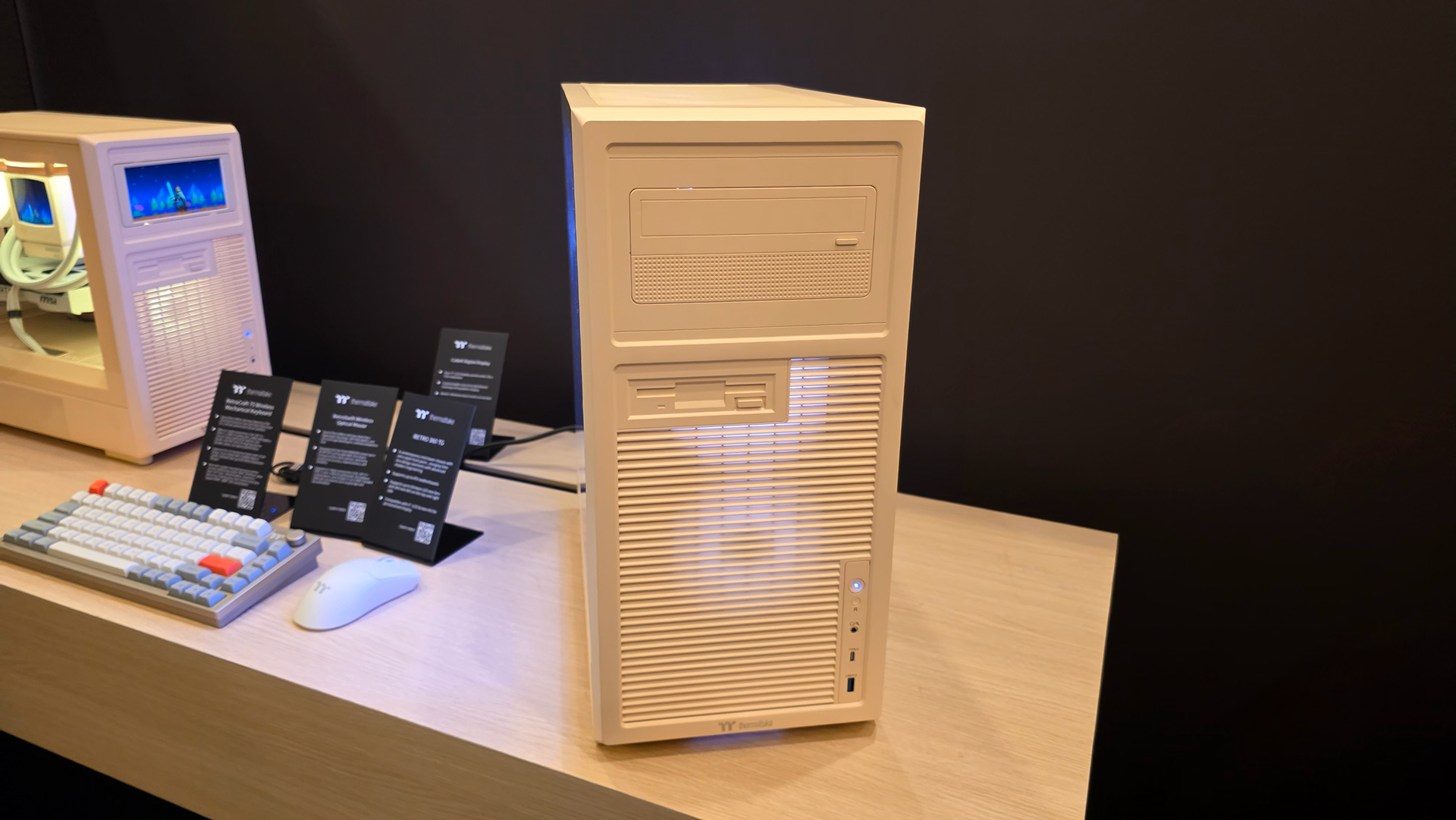 Thermaltake 80s retro-style cases