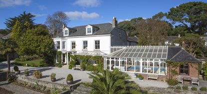 the white house falmouth