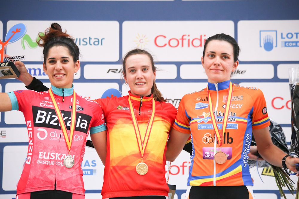 The U23 podium. Left to right: Lierni Lekuona (Bizkaia-Durango, silver medal), Alicia Gonz&aacute;lez (Lointek Team, here racing in the Asturias outfit, gold medal) and Alba Teurel (Lointek Team, here racing in the Comunidad Valenciana outfit, bronze medal)