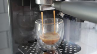 making an espresso with the mr coffee prima luxe