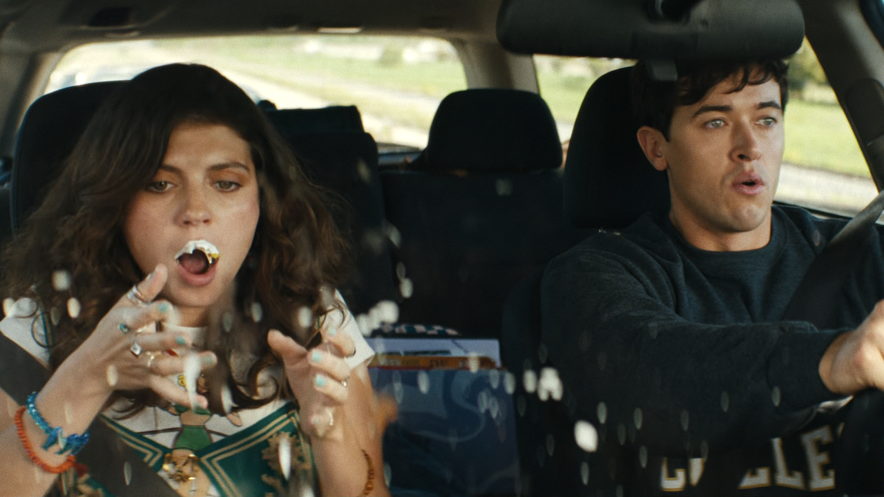 alex and poppy in the messy car in people we meet on vacation