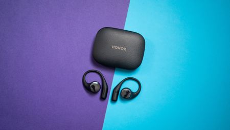 Honor Earbuds Open photos