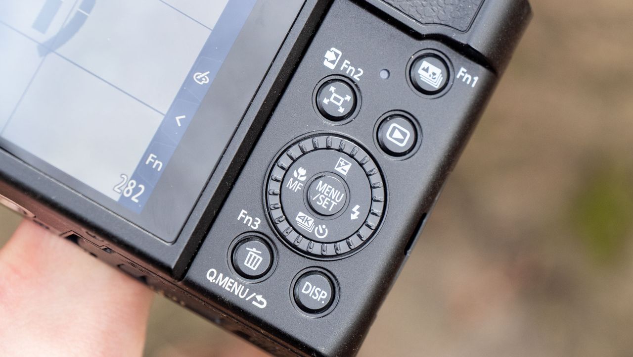 An image of the Panasonic Lumix ZS99 / TZ99