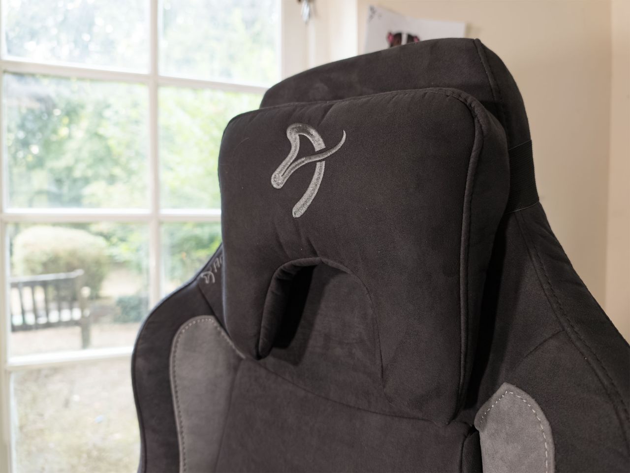 Closeup of the Arozzi Vernazza Supersoft gaming chair's neck pillow
