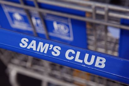 A Sam's Club cart