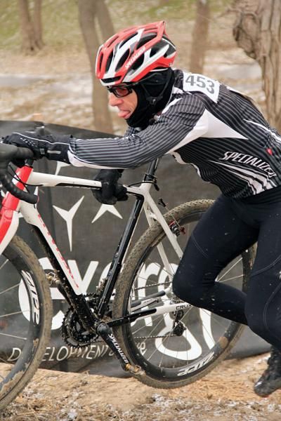 Ned Overend rounds the difficult course at the UCI Masters Cyclo-cross World Championships.