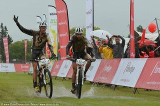 Buys and Beukes win Cape Pioneer Trek stage 5 in torrential rain
