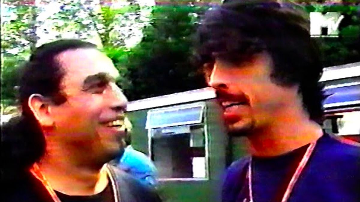 Dave Grohl meets Slayer backstage at Ozzfest in 1998