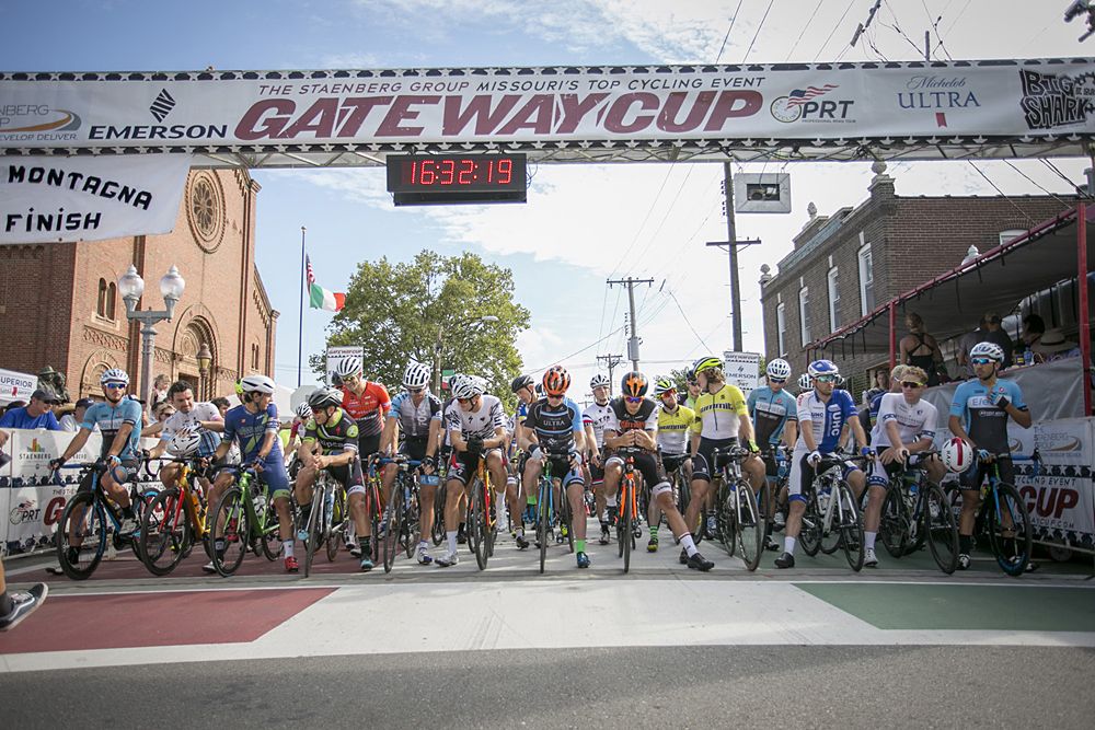 The pro men line up for Gateway Cup Day 3