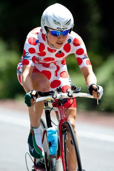 Andrea Dvorak (Colavita-Forno d'Asolo) on the climb.