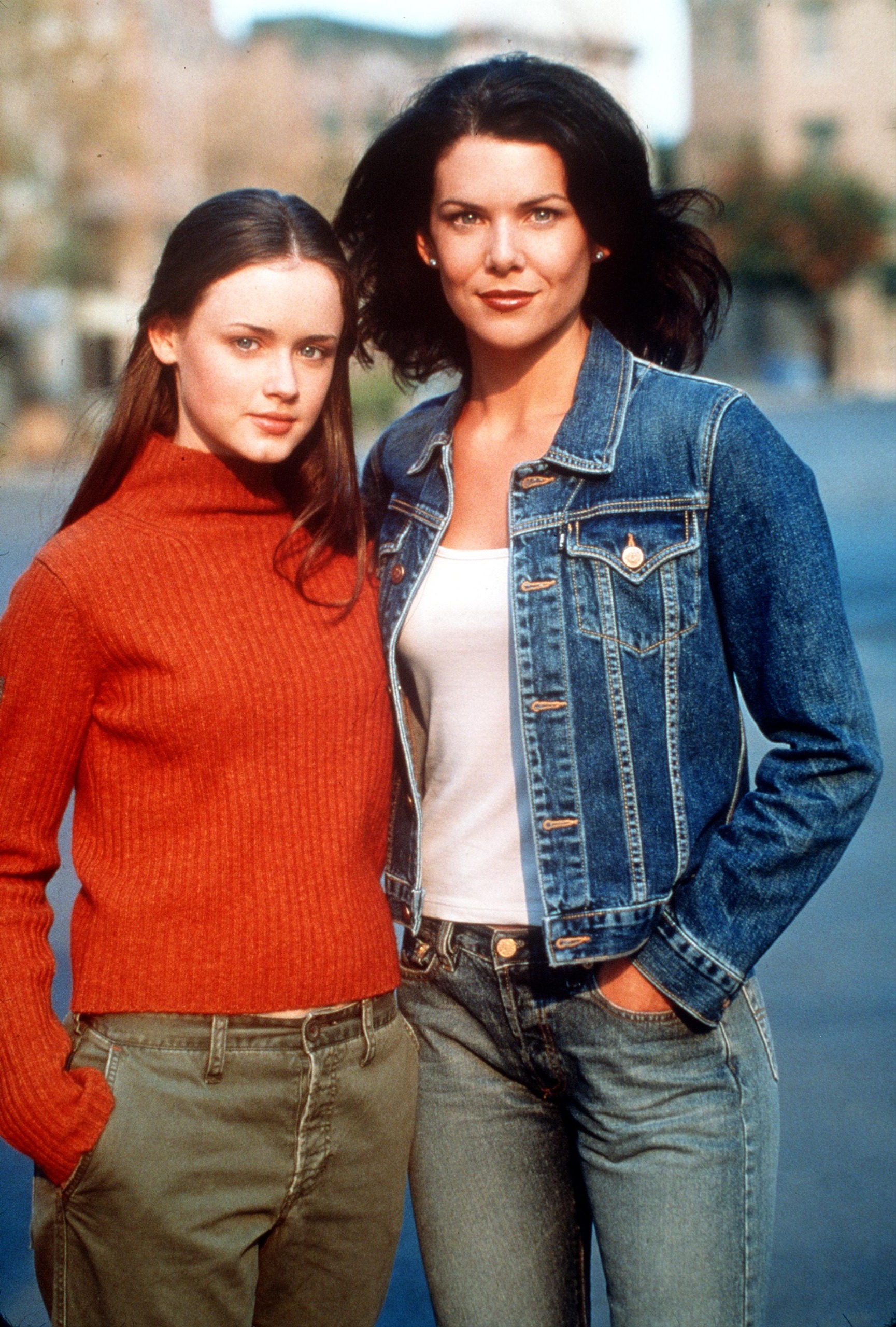 Alexis Bledel and Lauren Graham star in Warner Bros. TV series 