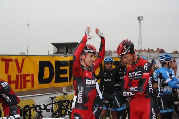 Taylor Phinney (BMC) warms up at the start