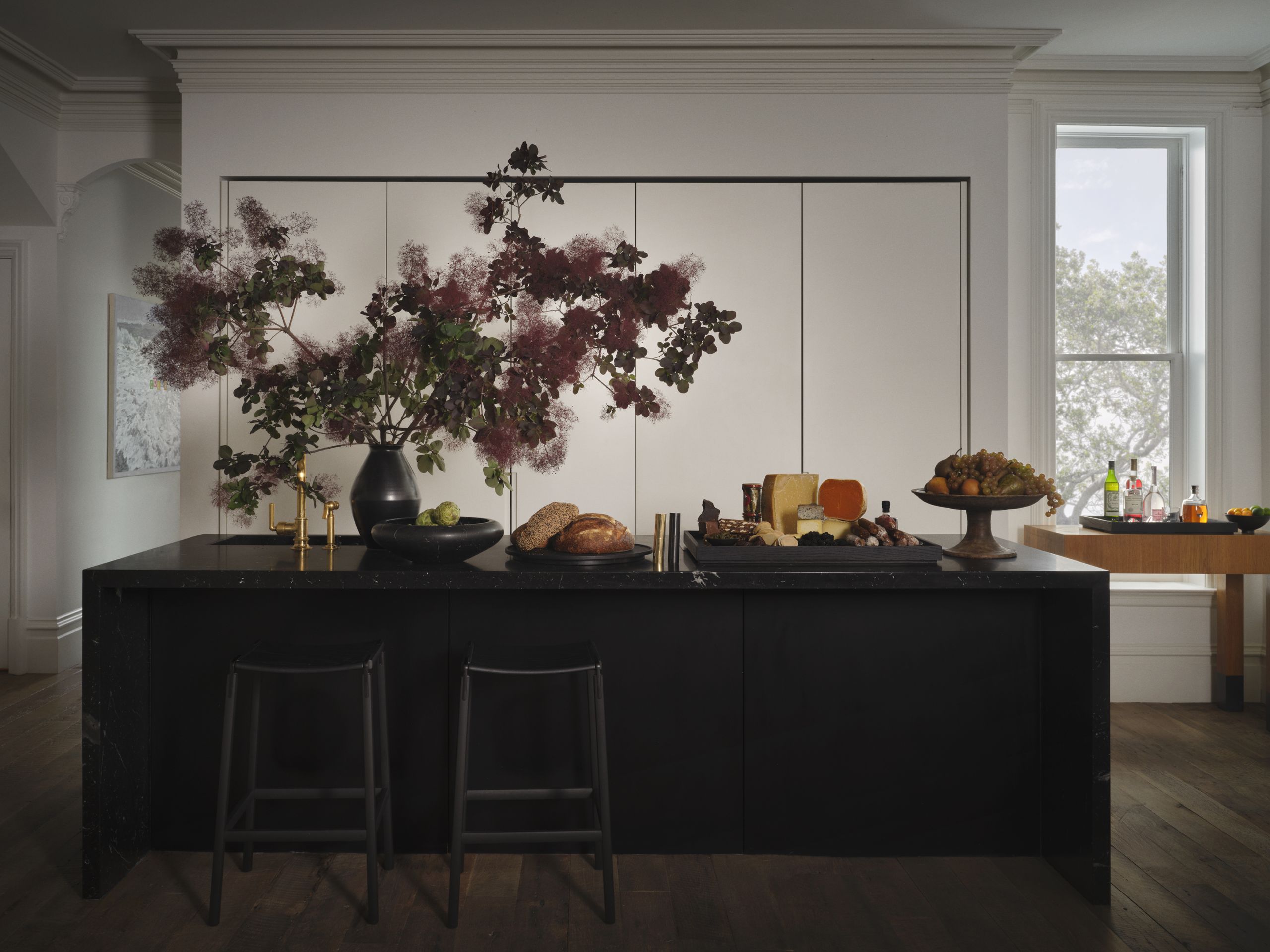 How to host the perfect dinner party with interior designer Nicole Hollis