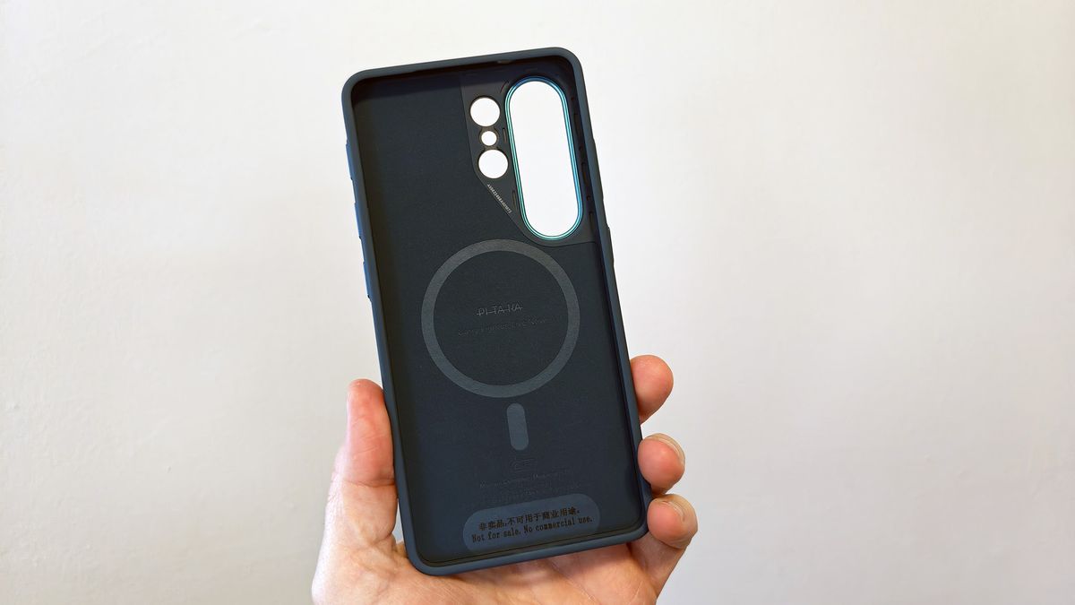 The Moonrise Pitaka Cairn case for the Samsung Galaxy S26 Ultra