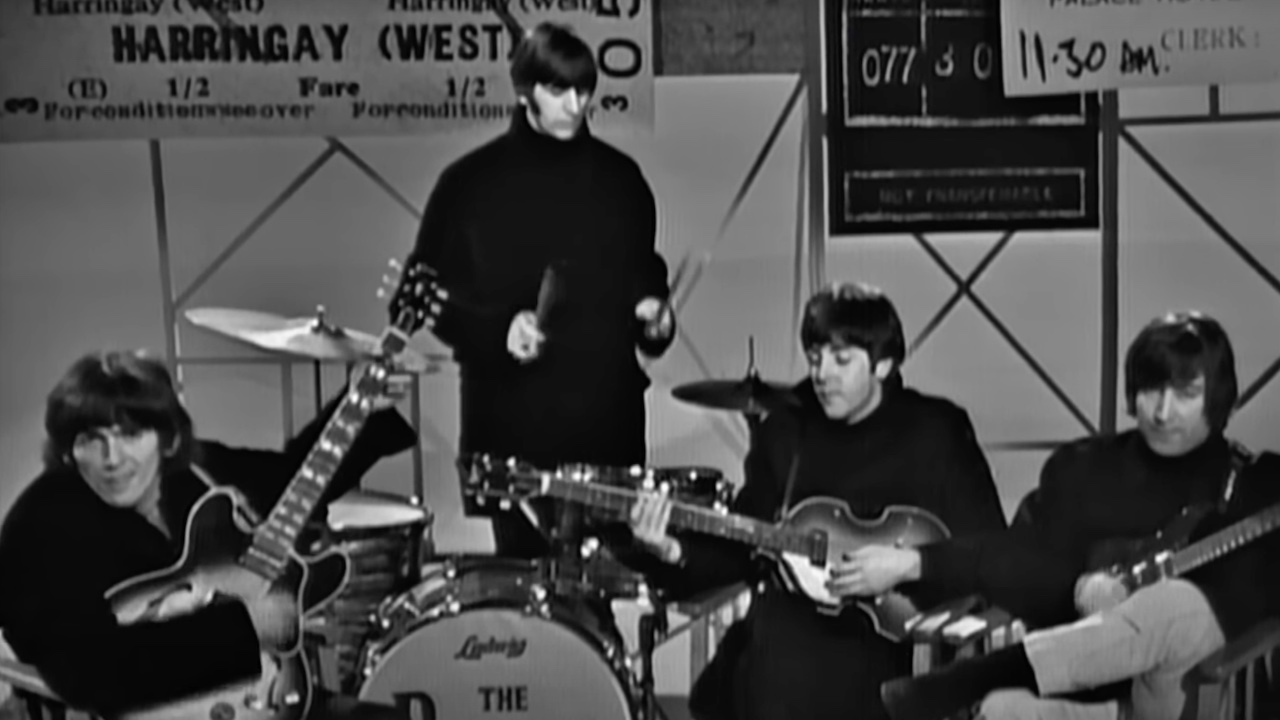 Paul McCartney, John Lennon, Ringo Starr y George Harrison en el vídeo musical de Ticket to Ride