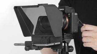 Ambitful Teleprompter Kit, one of the best teleprompters