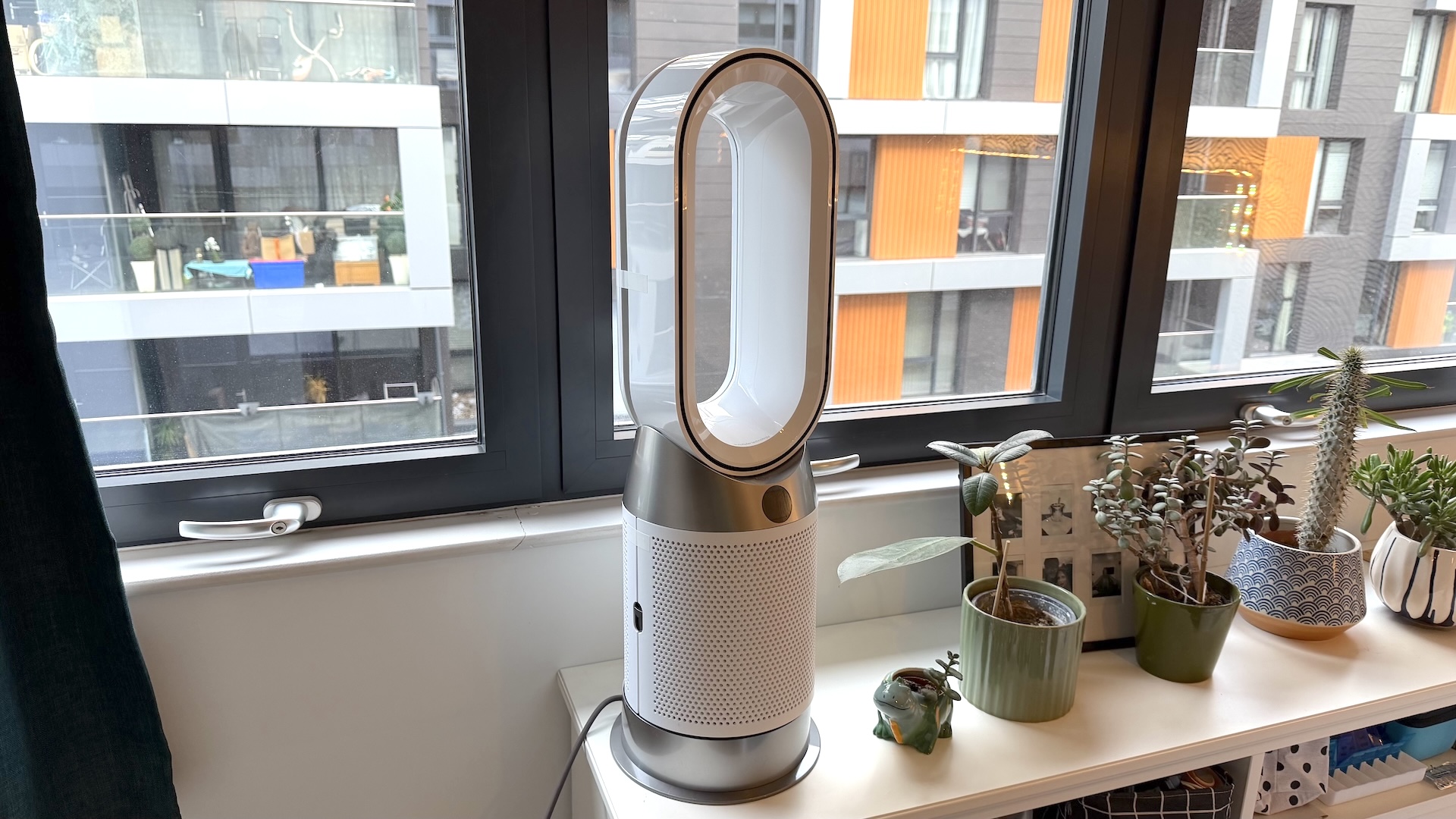 The Dyson Purifier Hot and Cool HP1 in a bedroom