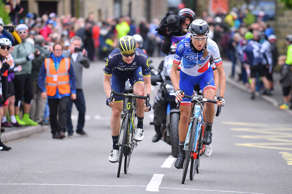 Sarah Roy (Orica-Scott) on the attack.