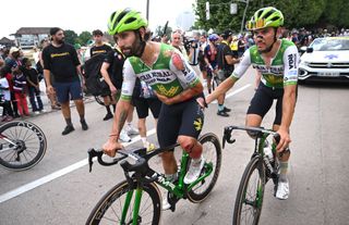 Multiple riders crash in high-speed, domino-effect sprint incident on Tour de France stage 12