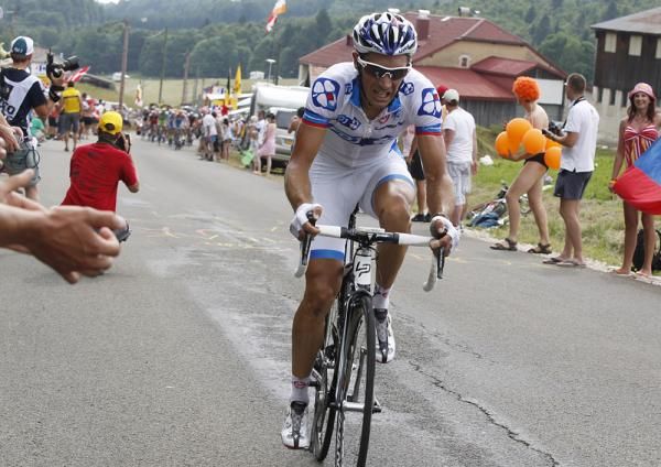 Christophe Le Mevel (FdJ) attacked on the final climb, but eventually got nothing out of it.