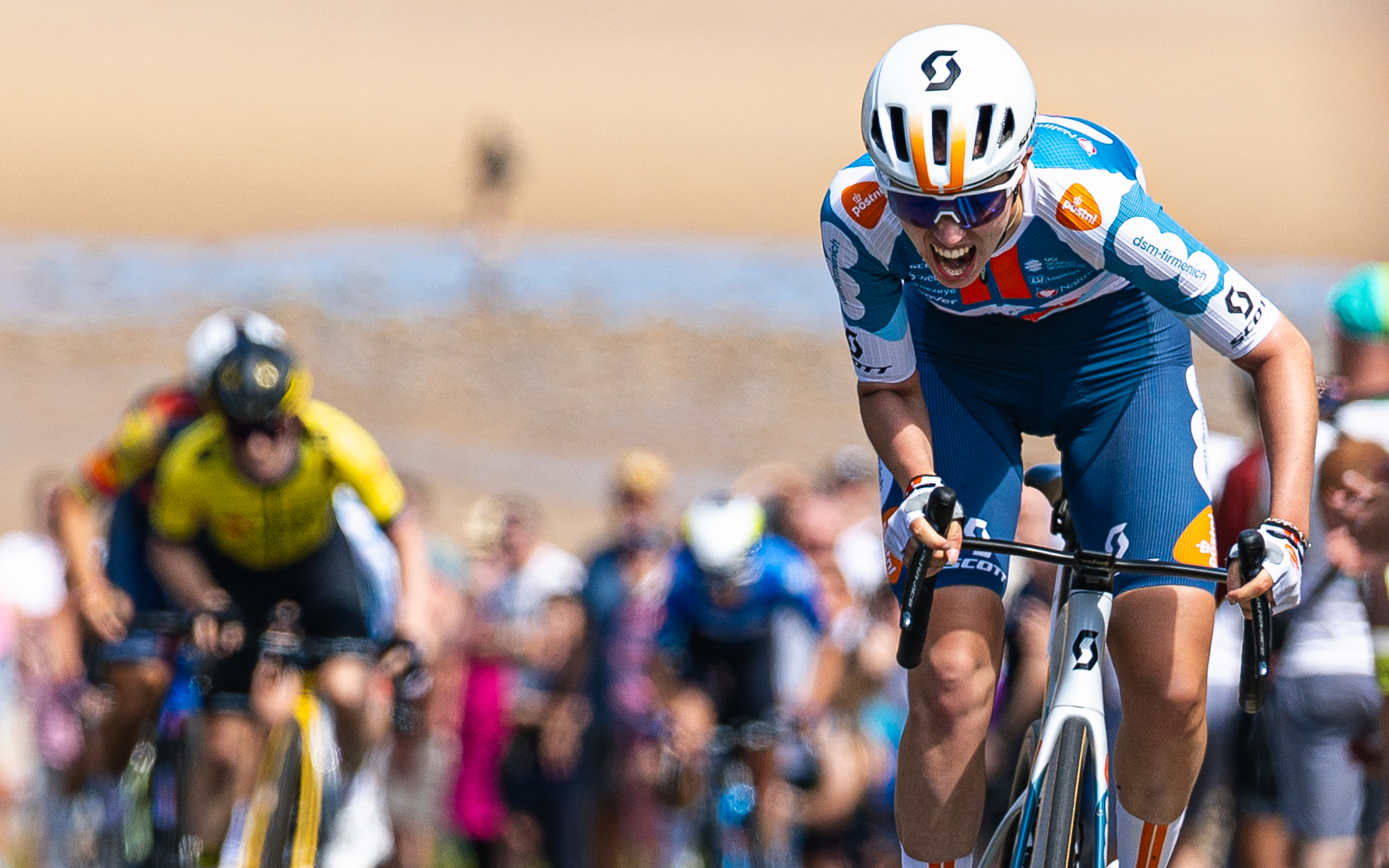 Pfeiffer Georgi launches her winning move in the women&#039;s road race at the 2024 British National Road Championships