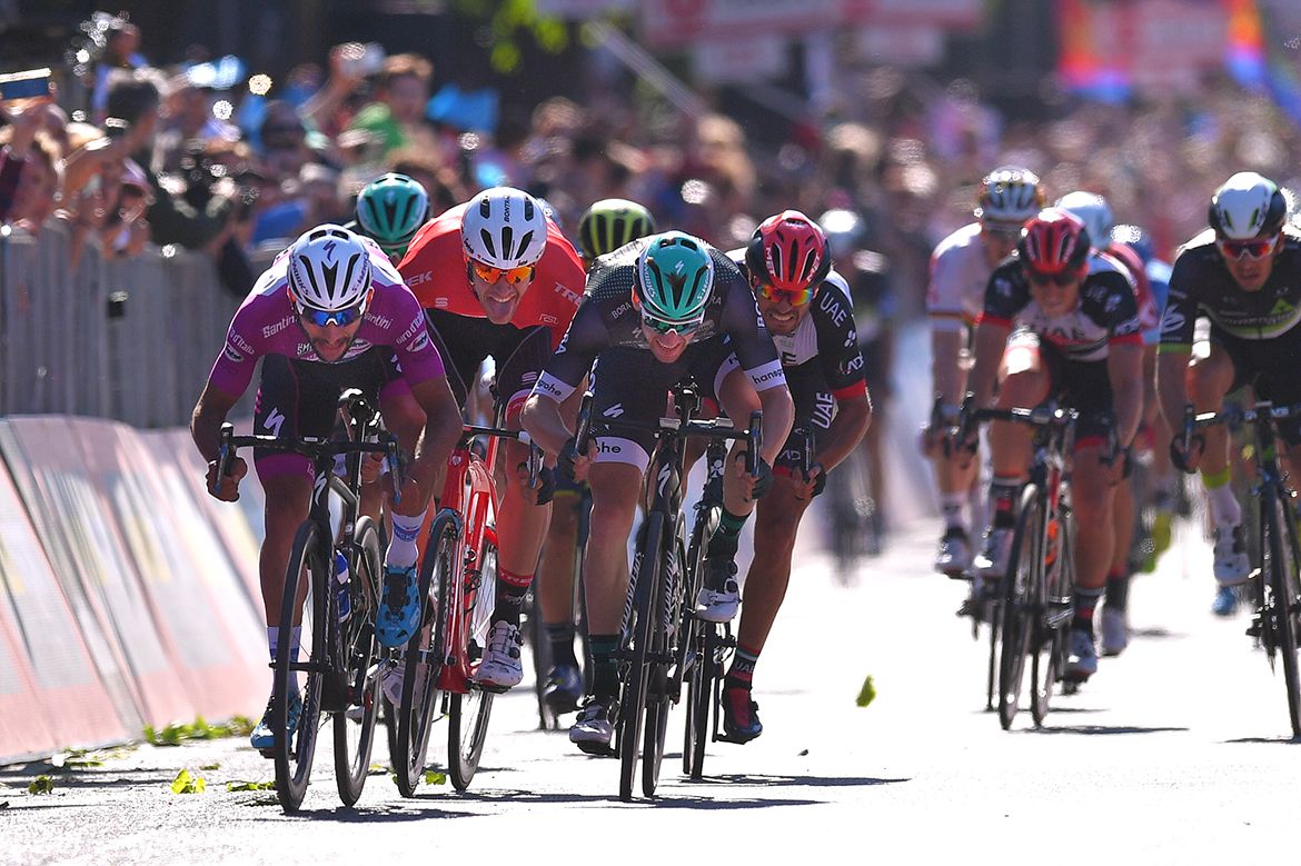 The final sprint on stage 13 of the Giro d'Italia