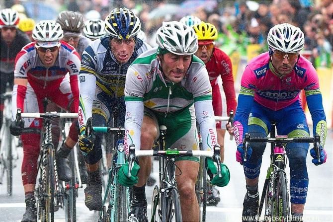 Frenchman Jonathan Hivert (Sojasun) at the front of the first chase group.