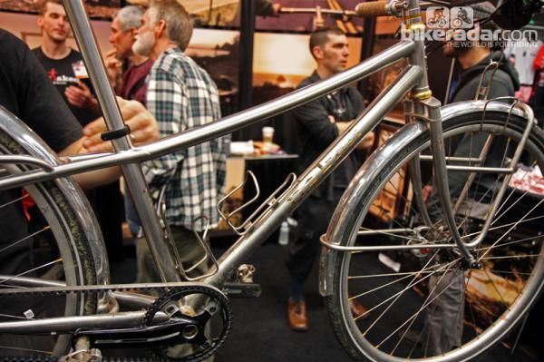The low-slung swoopiness of this Naked creation looks great and also offers lots of standover clearance.