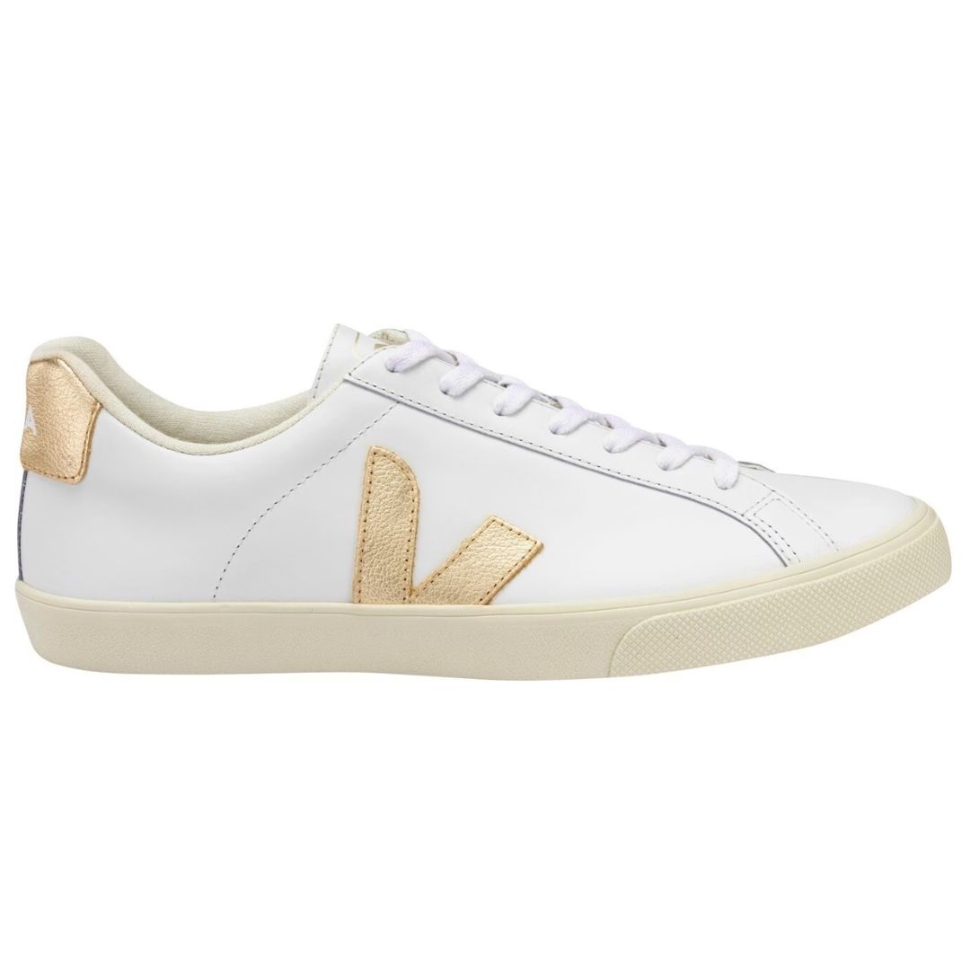 Veja Esplar Trainers in White and Gold