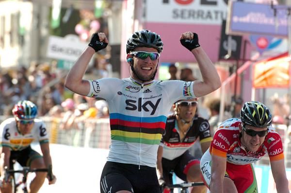 Mark Cavendish (Sky) adds another Grand Tour stage win to his account.