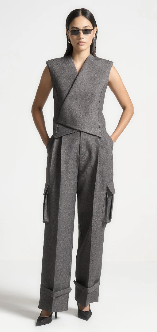 Mani&amp;egrave;re Du Voir, Laurence in Grey Marl
