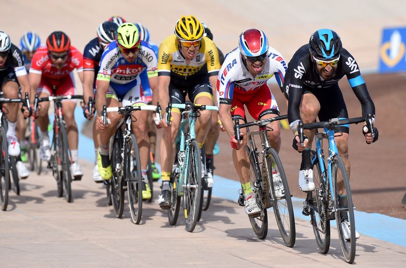 Bradley Wiggins leading the second group onto the velodrome at Paris-Roubaix