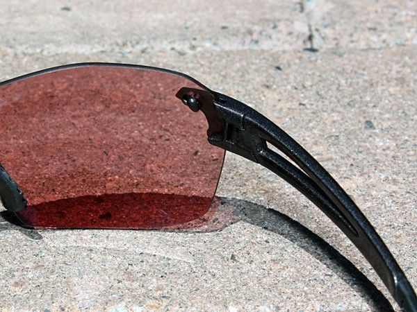 The trick temples easily detach from the lens with just a 45-degree upward pivot for quick tint changes.