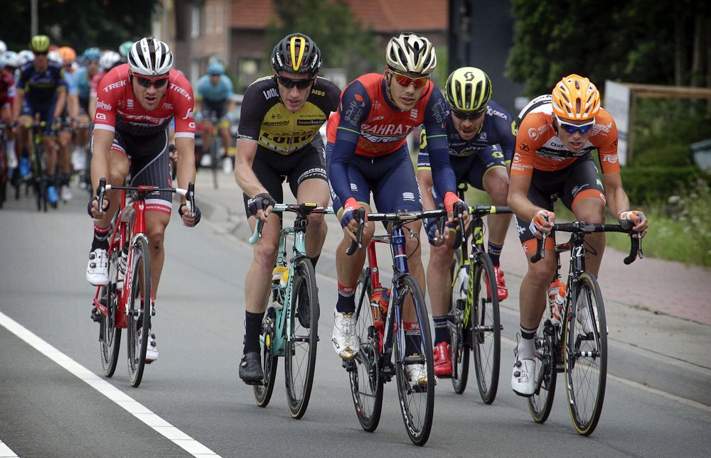 Javier Moreno drives the breakaway