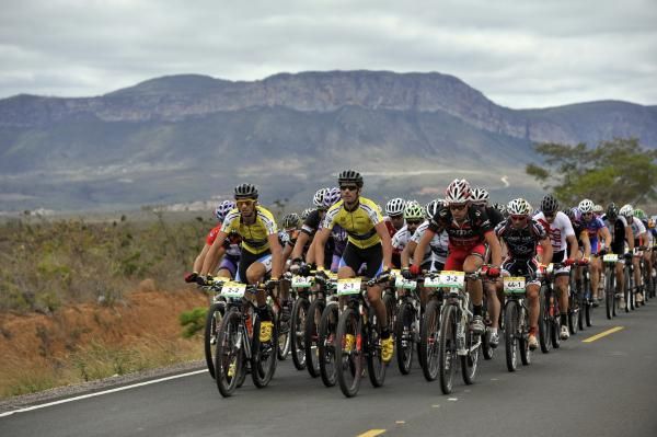 The peloton on the final day in Brasil