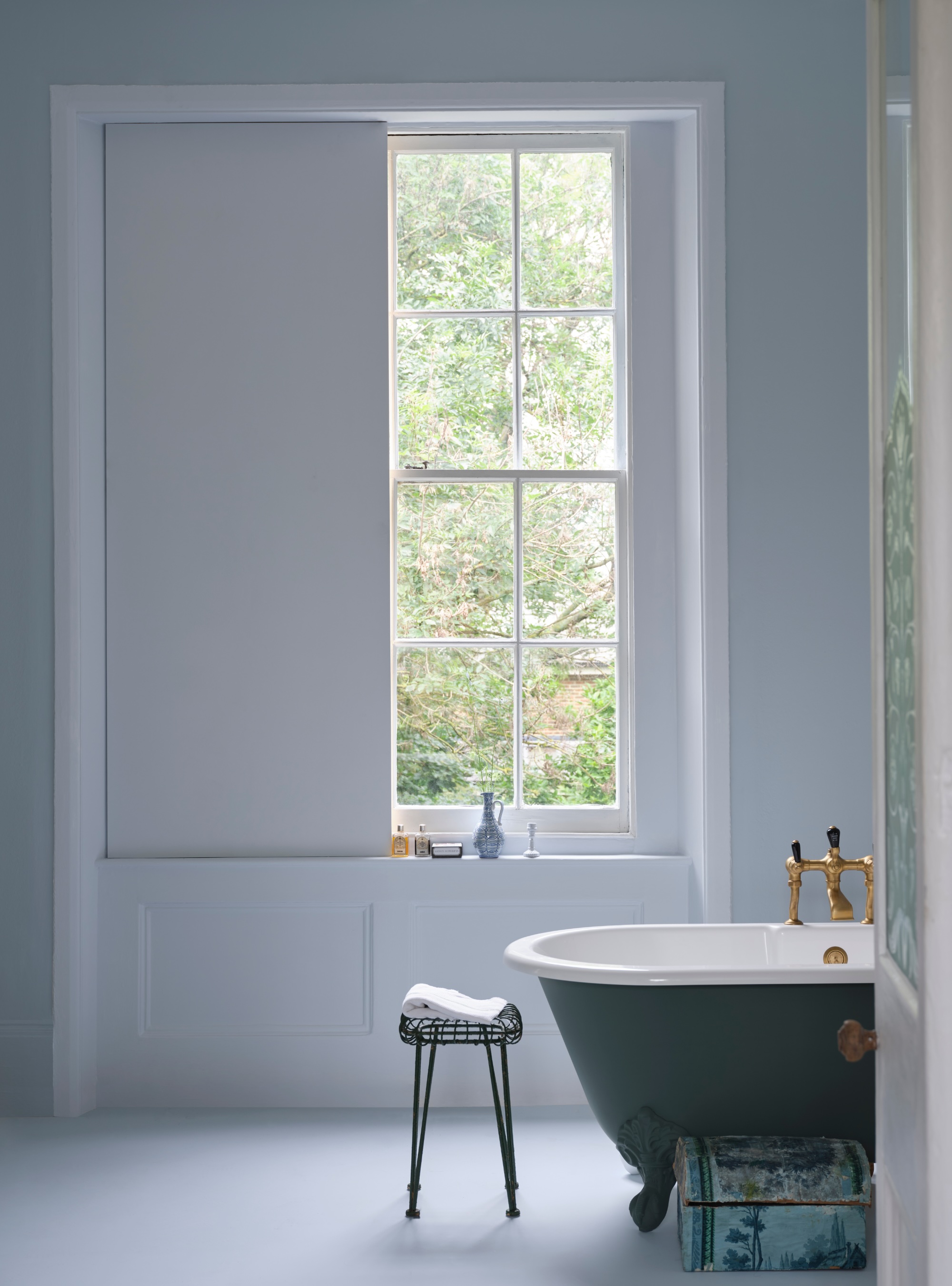 Blue bathroom Farrow &amp;amp; Ball Kakelugn